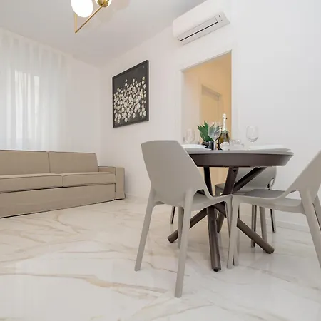 Apartament 1co4 - Duomo - Luxurious And - Mediolan